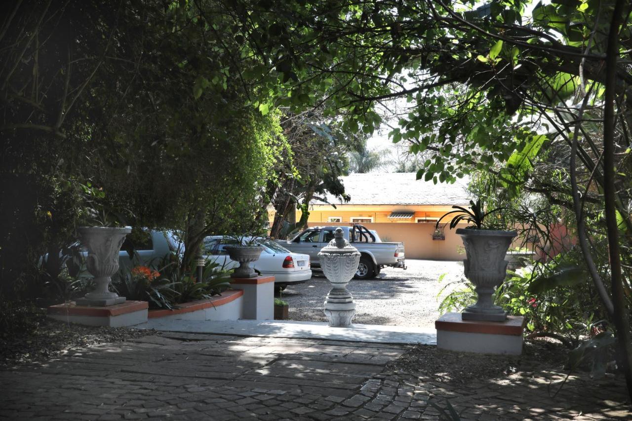 Brooklyn Guesthouses Pretoria-Noord Exterior foto