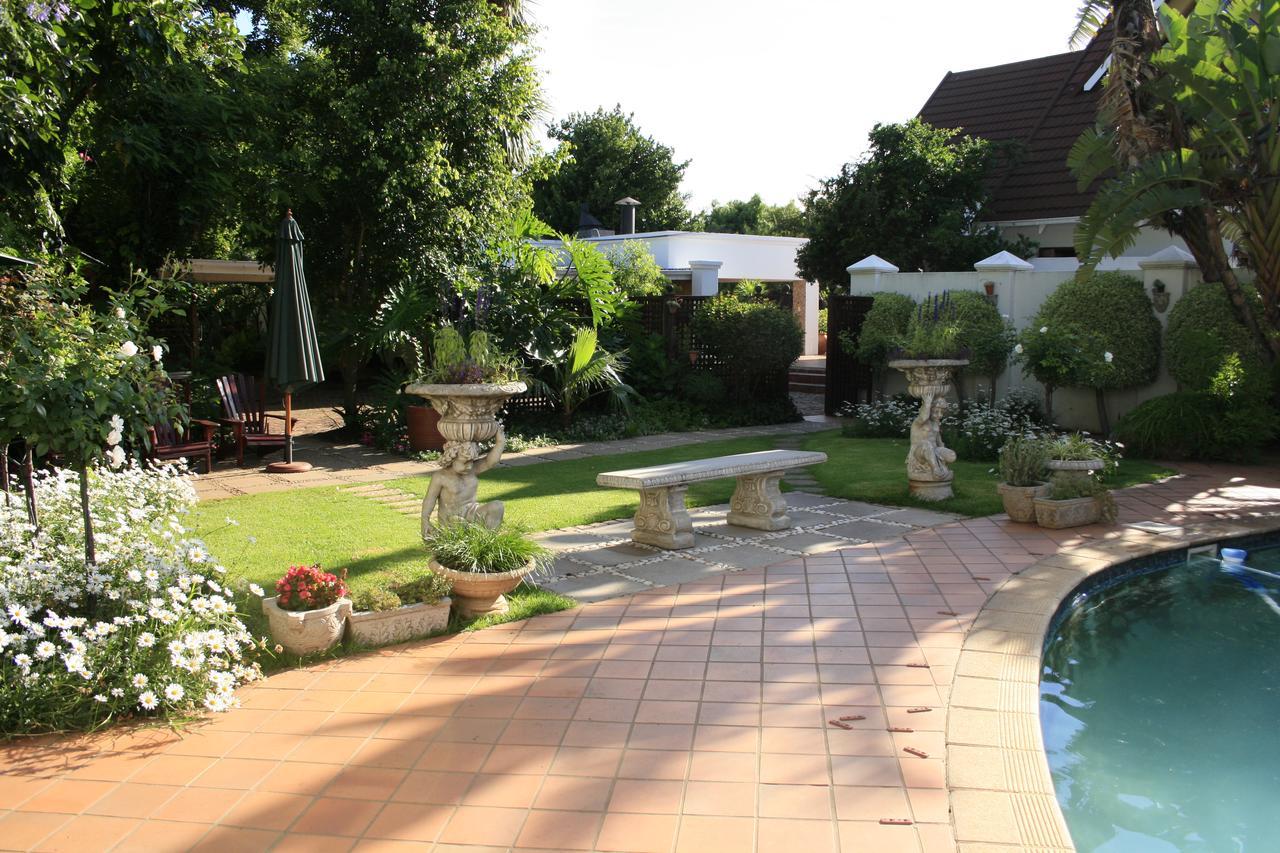 Brooklyn Guesthouses Pretoria-Noord Exterior foto